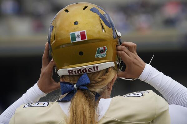 Kicker helmet football online